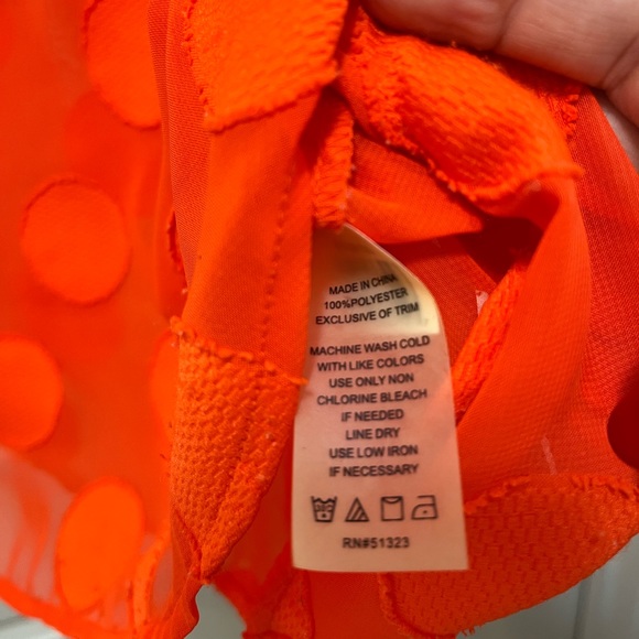 Vince Camuto Sheer Monochromatic Polka Dot Top Size Medium - Picture 4 of 4